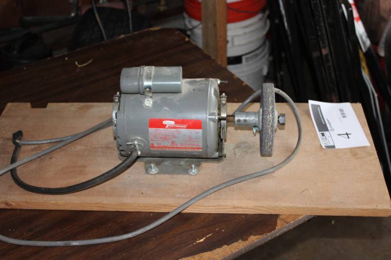 lot 4 image: Dayton Wattrimmer Model 6K870 Bench Grinder wGrind Wheel 3.2A115V60Hz.