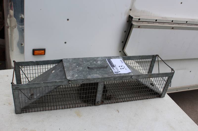 lot 33 image: Metal Animal Trap.