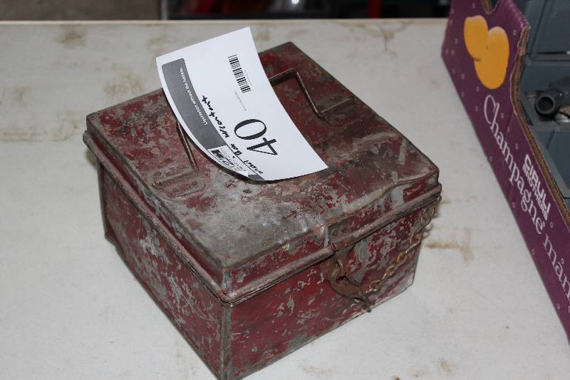 lot 40 image: Metal Box Lot Including Metal Pipe Fittings & Adapters.