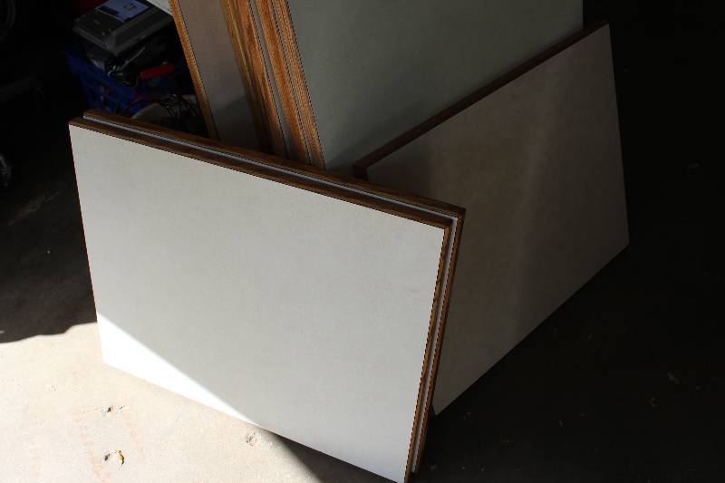 lot 69 image: Lot of (3) Table Tops White Rectangular 29.5 X 23.5.