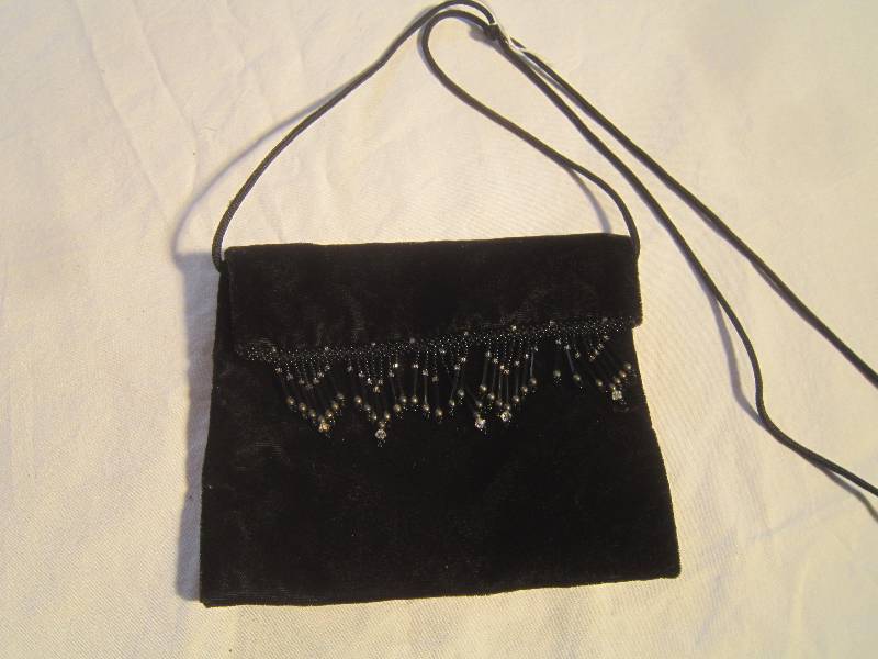 NEW  Velvet Beaded Purse Shoulder Evening Bag