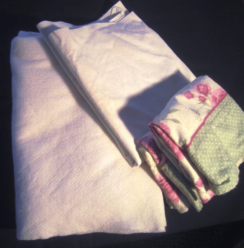 Pair of Pillowcases, Large Piece of White Felt, Waterproof Pad White