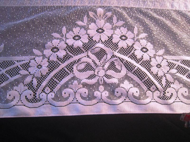 Lace Valance Flowers and Bow