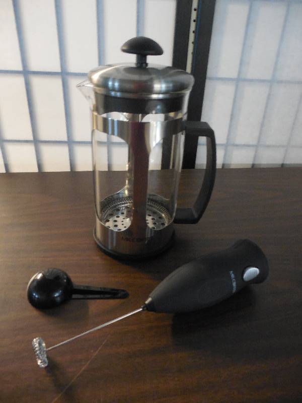 lot 11 image: Mr. Coffee French Press