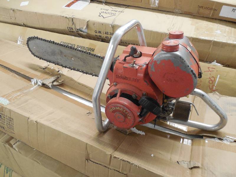 lot 39 image: HomeLite Chainsaw 20