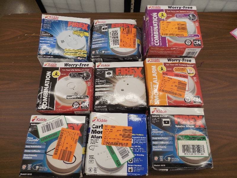 lot 78 image: (10) SMOKE ALARM CARBON MONOXIDE DETECTOR LOT
