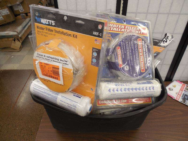 lot 80 image: BOX OF WATER FILTER ICE MAKER INSTALLATION KIT