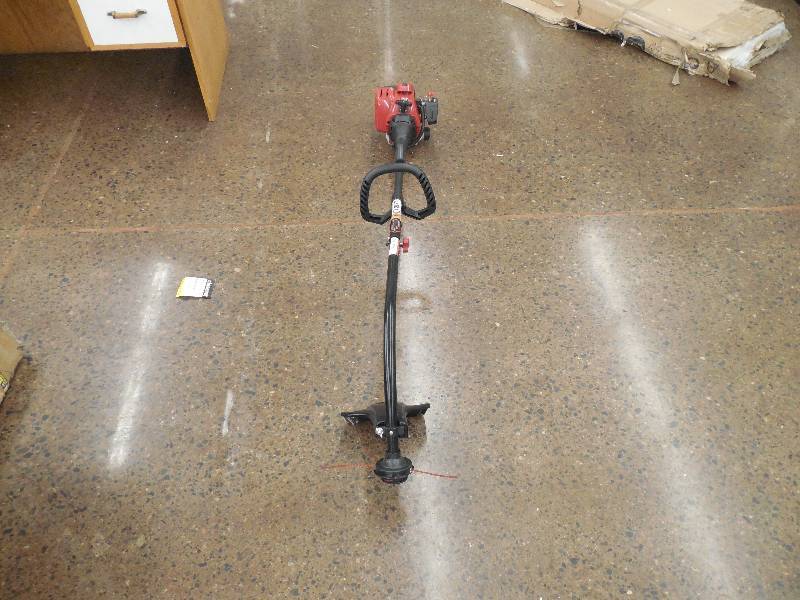 lot 100 image: Craftsman WeedWacker Gas Trimmer 25cc 2-CyclE