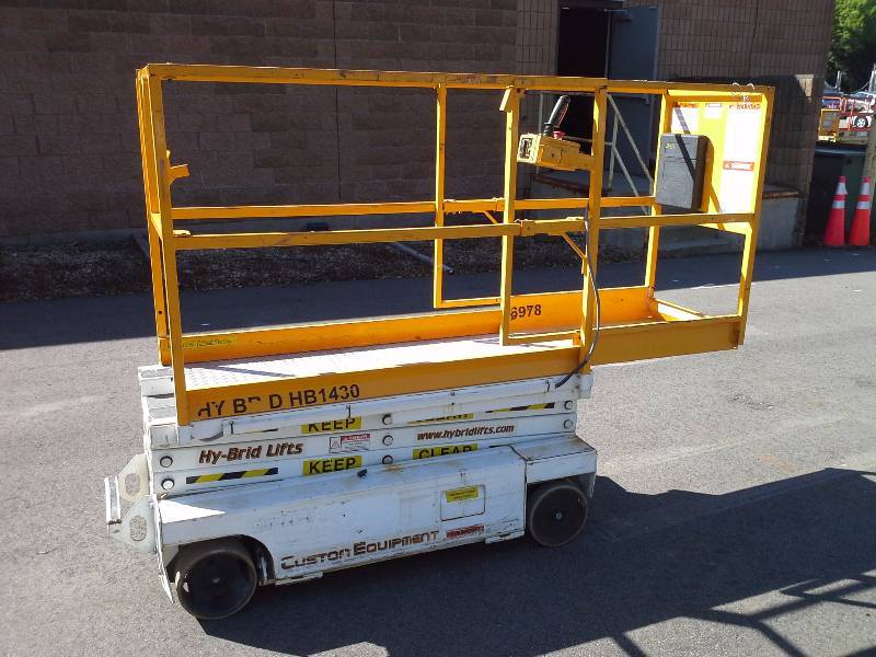 Hy-Brid 1430 Lift by Custom Equipment