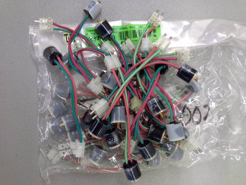 THERMOSTAT  tTEMP CONTROL  GILLIG  82-12081-002 WEBASTO  354.902