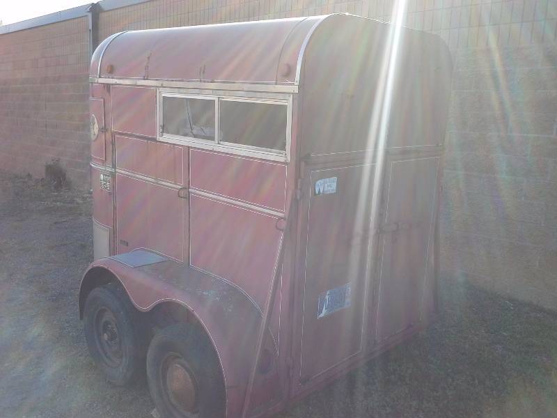1985 2-Stall Horse Trailer