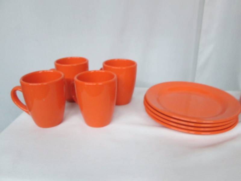 lot 56 image: Alcove 16-pc. Stoneware Dinnerware Set