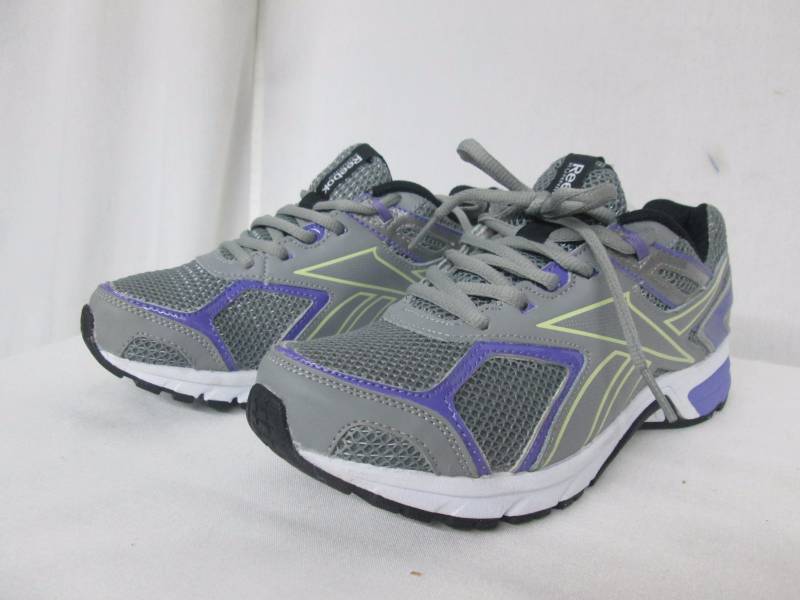 lot 83 image: Reebok Womens Quick Chase Running Shoe - Wide