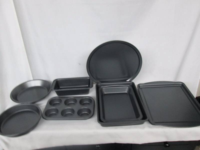 lot 57 image: Alcove 12-pc. Nonstick Metal Bakeware Set