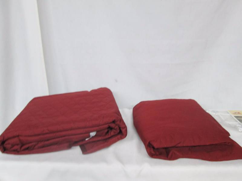 lot 97 image: Madison Water Proof Pet Protection Sofa Cover