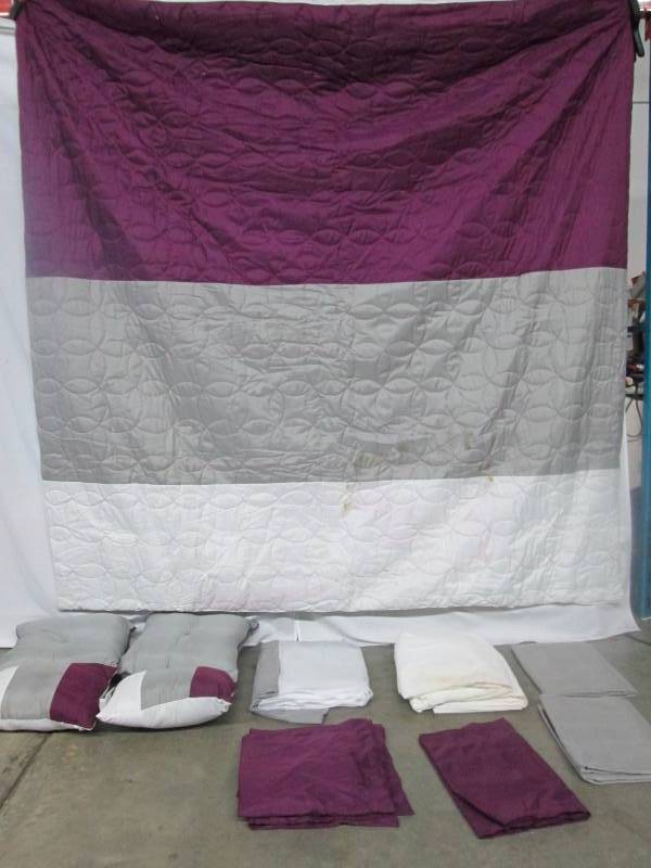 lot 99 image: McLeland Design Brooklyn 30-pc. Comforter Super Set - Queen