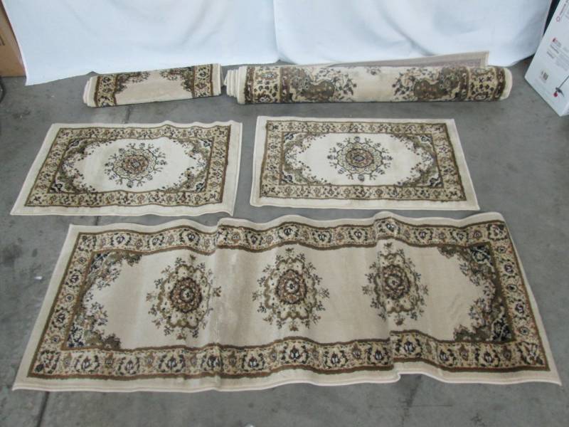 lot 54 image: Orian 5-pc. Sahara Area Rug Set