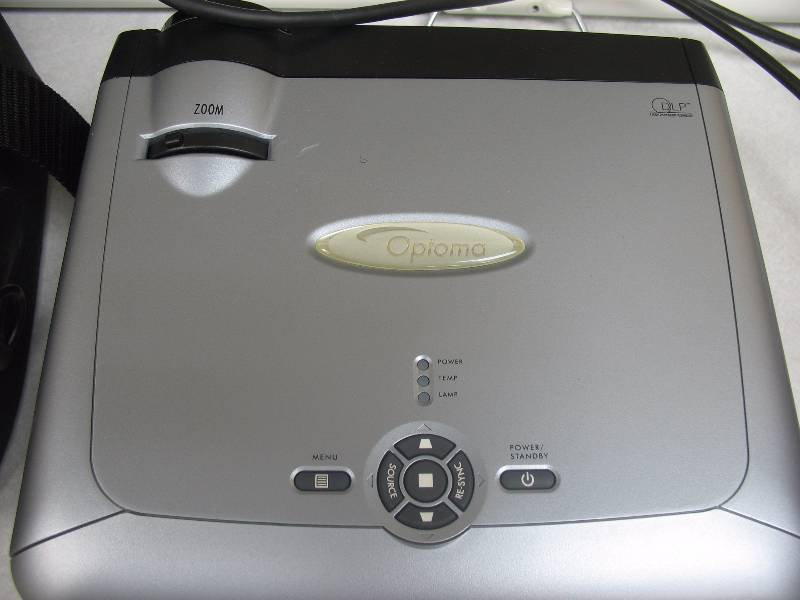 Optoma DMD projection Display & 48 Pull Down Screen