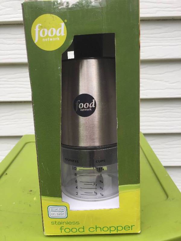 lot 3 image: Food Network Food Chopper