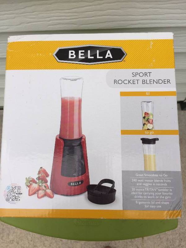 lot 8 image: Bella Sport Rocket Blender