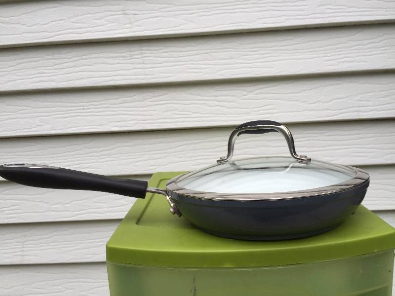 lot 12 image: Cuiseinart  Skillet with Cover