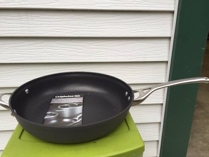 lot 13 image: Calphalon Skillet