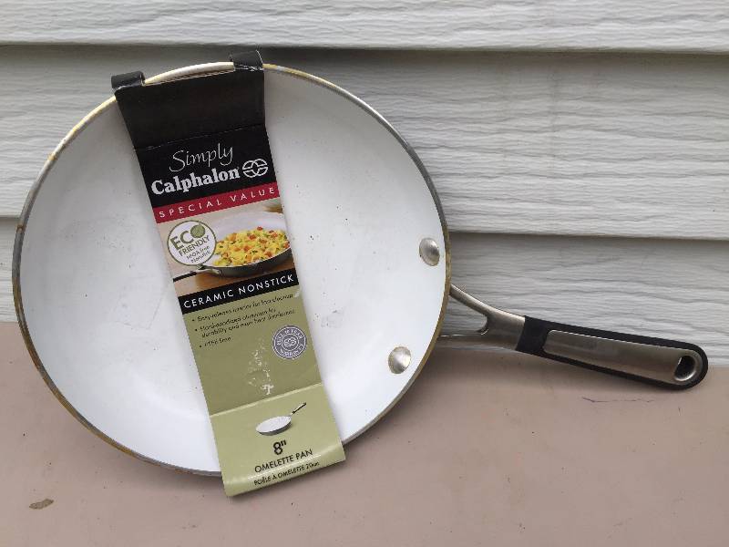 lot 20 image: Simply Calphalon Skillet