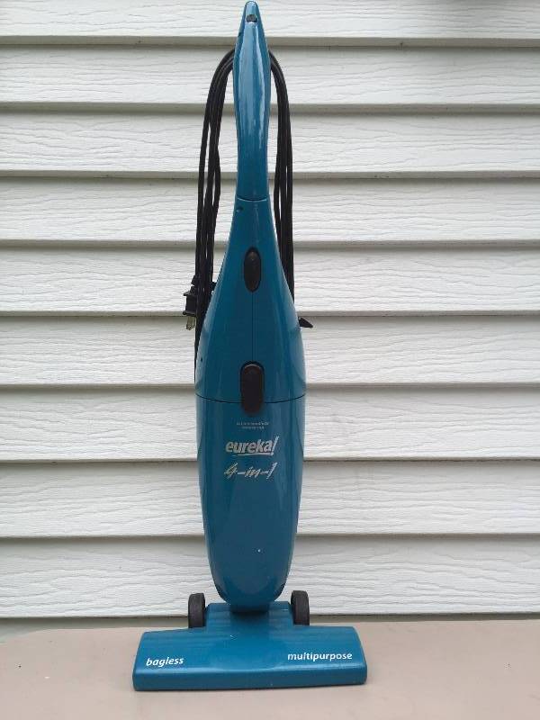 lot 25 image: Eureka 4-in-1 Vacuum