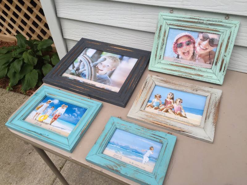 lot 31 image: Lot of Distressed Frames