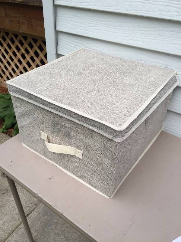lot 35 image: Large Storage Box