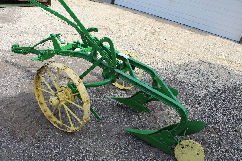 lot 14 image: Vintage John Deere Pull-Along Plow wDual Blades Metal Construction GreenYellow 62 x 132.