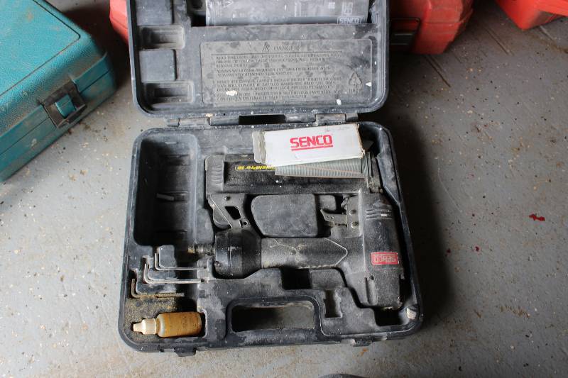 lot 47 image: Senco Nail Gun  Fastener System wHard Case Finishpro 18 Fastener Length 58 - 2 18 Gauge Tested & Operational