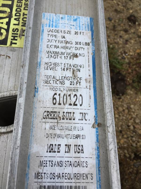 lot 103 image: Green Bull 17 Extension Ladder - Model # 610120