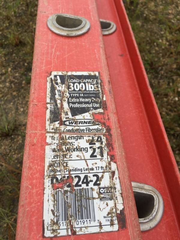 lot 105 image: Werner 24 Fiberglass Ladder 300 lb Capacity