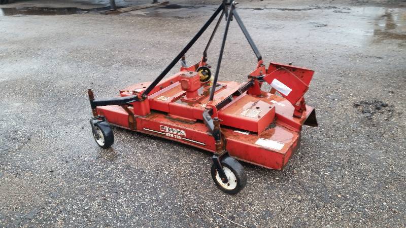 lot 8 image: Bush Hog ATH 720 72 Mower Deck