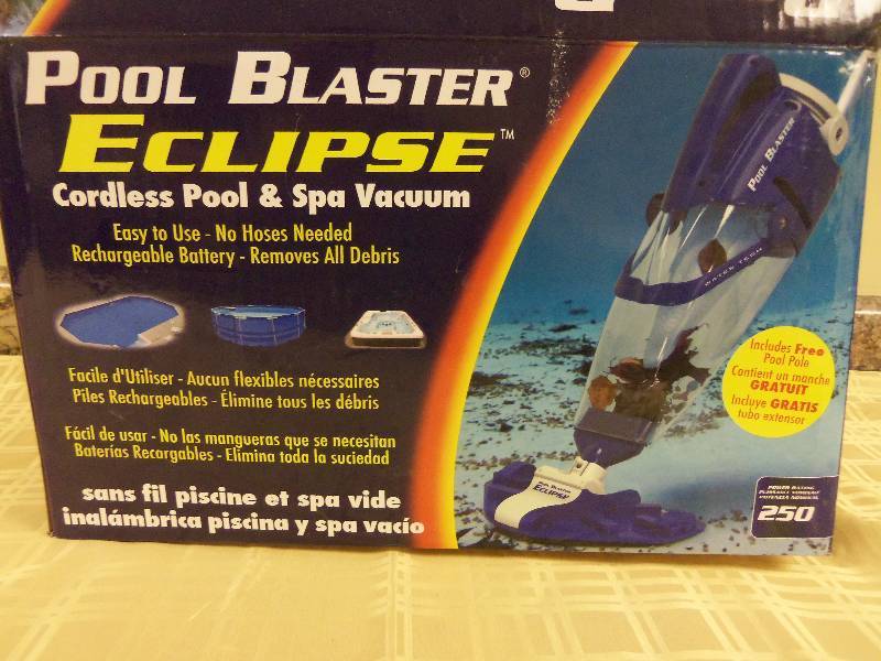 lot 14 image: Eclipse Pool Vacuum