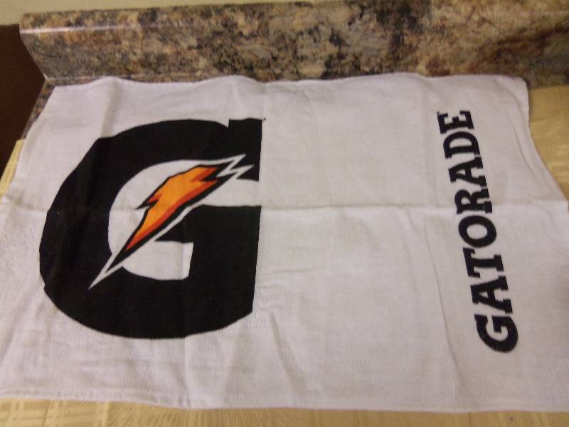 lot 18 image: Gatorade Towel