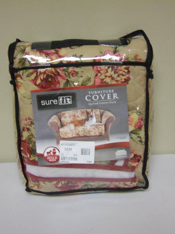 lot 38 image: Loveseat Cover Floral