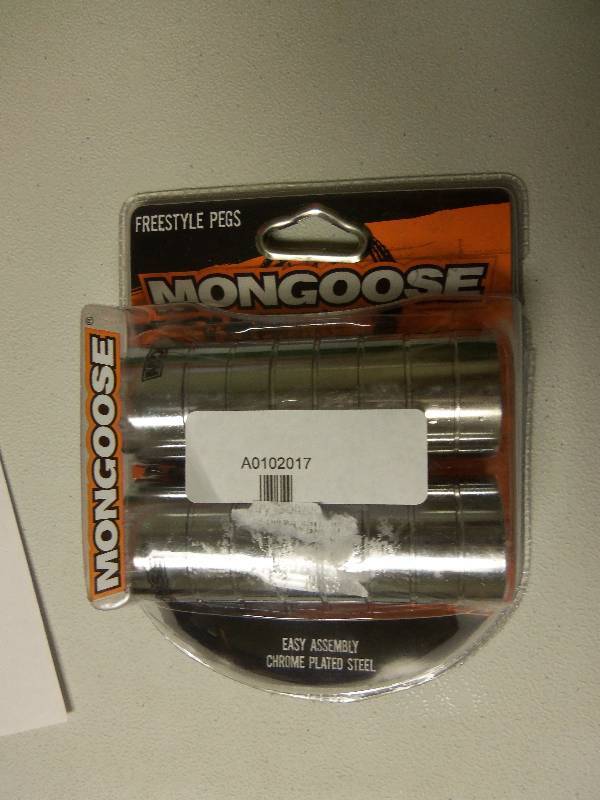 lot 45 image: Mongoose Pegs