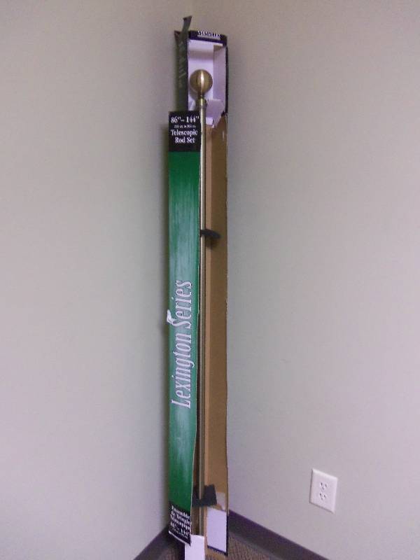 lot 50 image: Curtain Rod