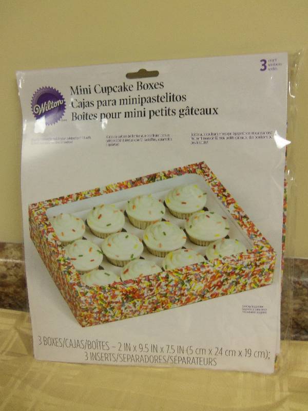 lot 64 image: Wilton Mini Cupcake Boxes