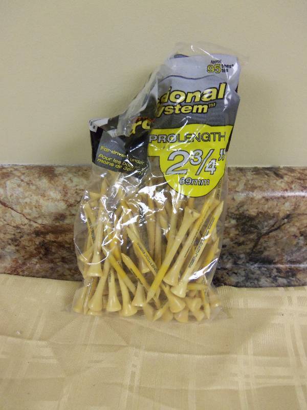 lot 73 image: Golf Tees