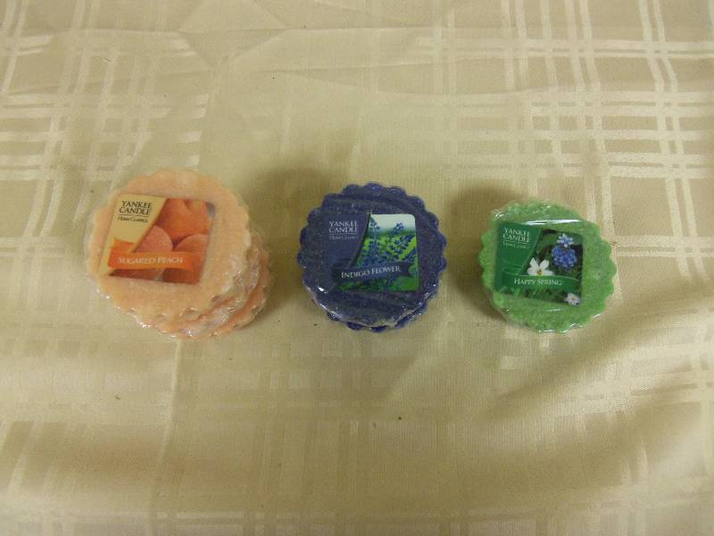 lot 85 image: Yankee Candle Wax Melts