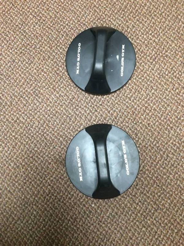 lot 16 image: Golds Gym Push Up Handles