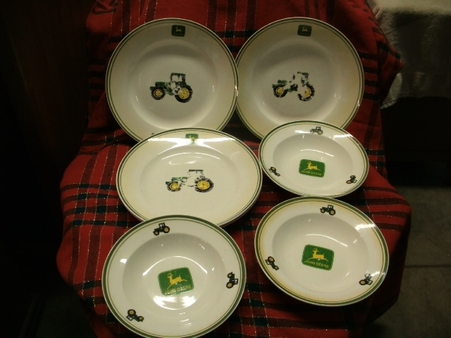 John Deere Dishes