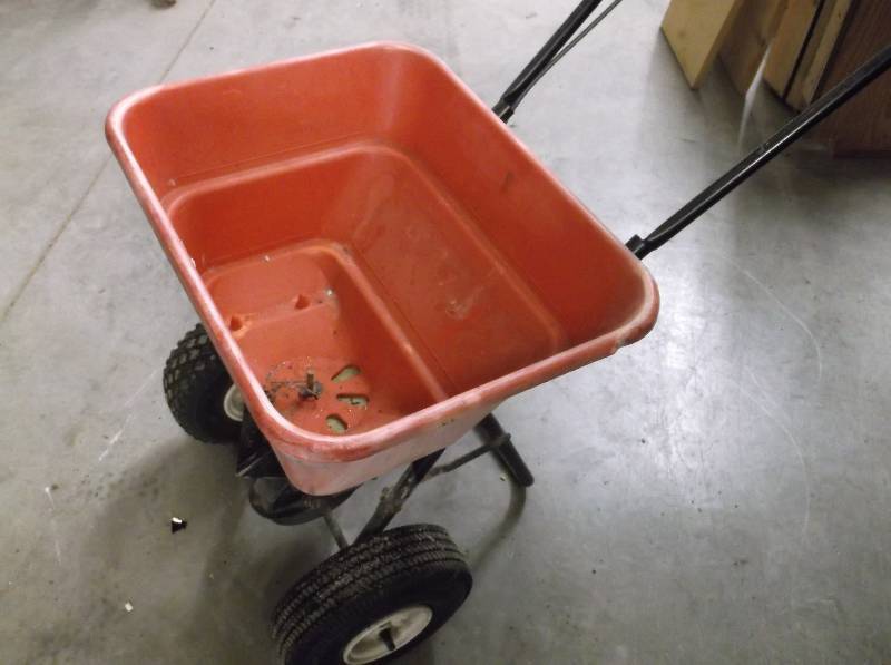 Lawn Spreader