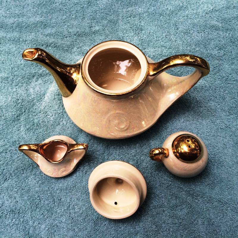 Vintage 3pc Pearl China Co Lusterware 22kt Trim Gold Tea Pot Sugar Dish Salt Shaker MOTHER OF PEARL Iridescent