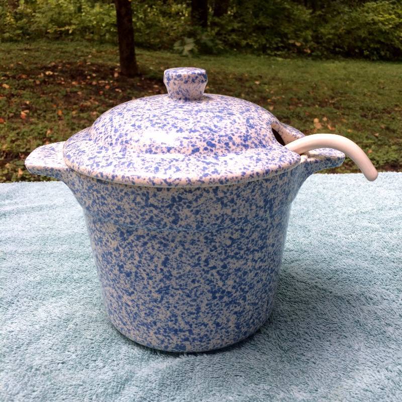 VINTAGE TREASURE CRAFT BLUE SPONGE SPLATTER Spongeware California Potteries Soup Tureen With RARE Serving Ladle