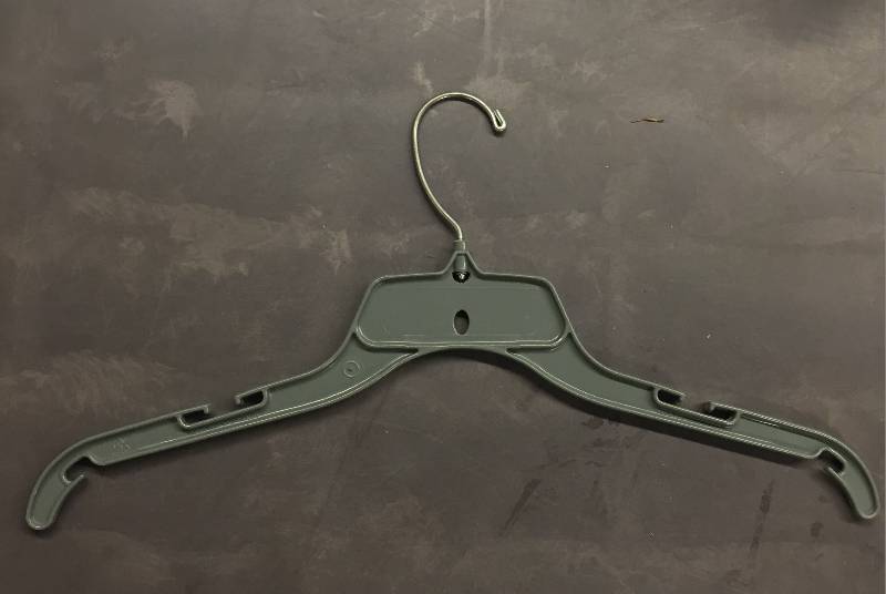 100 Lot 17 Clothes Hangers