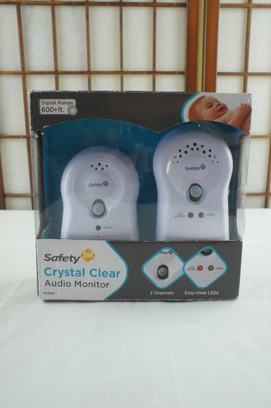 lot 2 image: Safety 1st Crystal Clear Audio Monitor